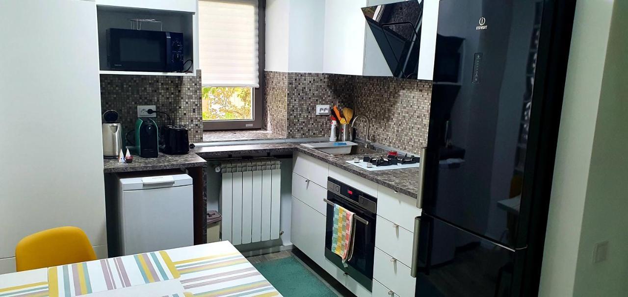 Nordapartament Suceava Exteriör bild